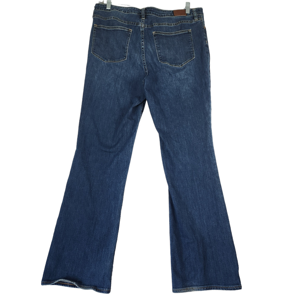 Lands End Jeans Womens Sz 16 Mid Rise Boot Cut Medium Wash - Picture 7 of 11